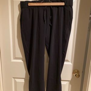 Lululemon On the Fly 7/8 Pant 27"